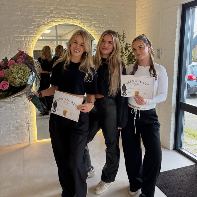 Cursisten met hun certificaat